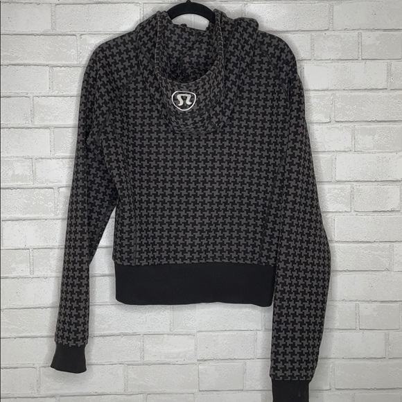 Lululemon Scuba Hoodie in Houndstooth - Picture 8 of 15